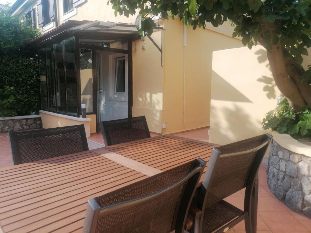 Apartment Ela, Kostrena Rijeka Exterior foto
